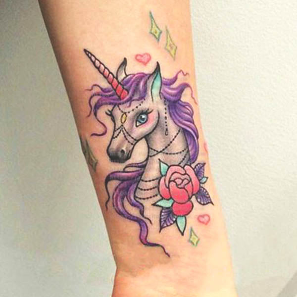 tatouage éphémère licorne & papillon en couleurs pour femme homme tatouage temporaire faux tatoo fake autocollant non permanent provisoire tattoo-ephemere