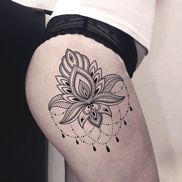 Faux tatouage underboobs fleur de mandala femme poitrine entre les seins tatouage éphémère ephemere temporaire fake tatoo autocollant tattoo ephemere