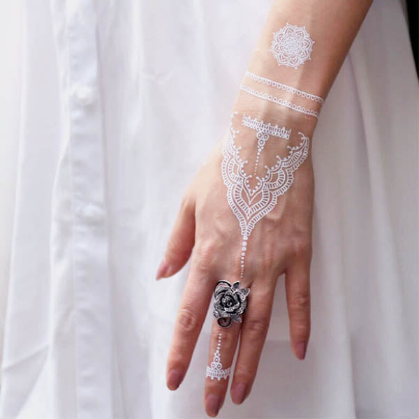 Faux tatouage henné blanc mariage oriental mandala pour la main poignée doigt tatouage éphémère  fau henne autocollant fake tatouages temporaire tatoo tattoo-ephemere