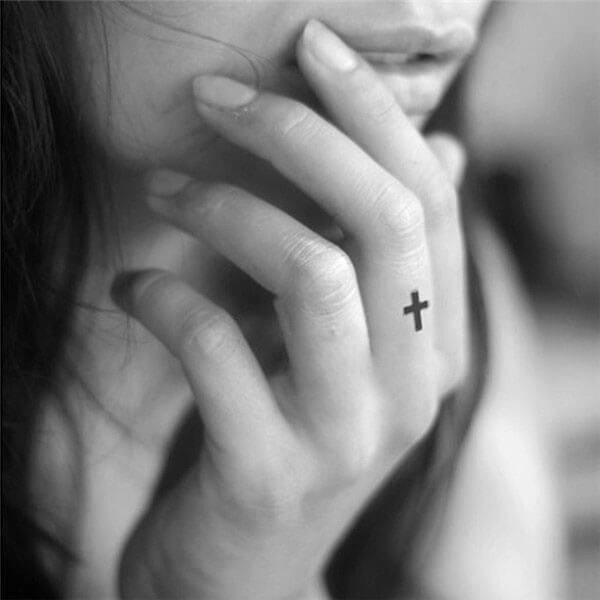 Tatouage éphémère croix catholique Tattoo-Ephemere 