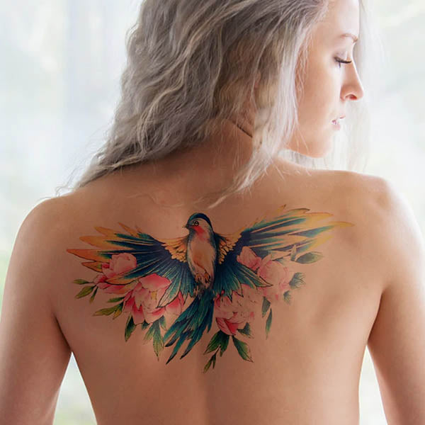 tatouage temporaire underboobs oiseau et fleurs en couleurs tatouage éphémère femme underboob entre les seins sous la poitrine tattoo tatoo fake autocollant non permanent provisoire tattoo-ephemere
